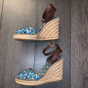 Tory Burch Wedge Sandals Rattan & Print